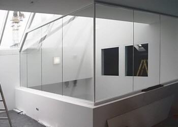 Innenhof Gurtengasse Bern Bundesamt für Bauten und Logistik Innenhof Gurtengasse Bern Bundesamt für Bauten und Logistik Brandschutzverglasung System Promat