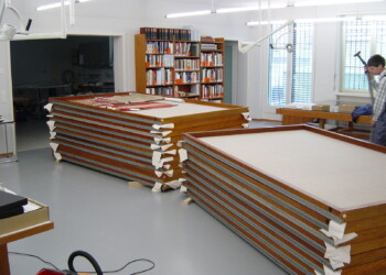 Spezielle übergrosse Schubladen Riesige Schublden für wertvolle Textilien