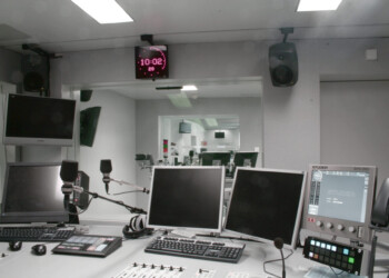 SRF Radiostudio Bern SRF Radiostudio Bern Es kann gesendet werden ...