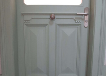 Wohnungstüre Stadt Bern Wohnungstüre Stadt Bern Nachbau der bestehenden Türe. Brandschutz, Einbruchschutz und Schallschutz