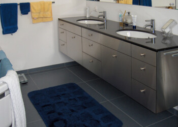 Waschtischeunterbau mit Edelstahlfronten in Gümligen Waschtischeunterbau mit Edelstahlfronten in Gümligen