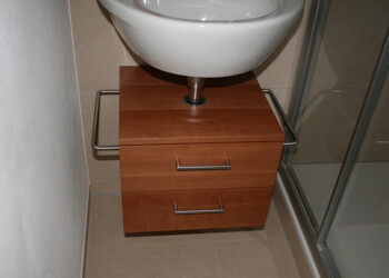 Klein aber fein mit Kirschbaumholz in Köniz Klein aber fein mit Kirschbaumholz in Köniz