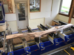 Kontur der Bretter auf der CNC fräsen