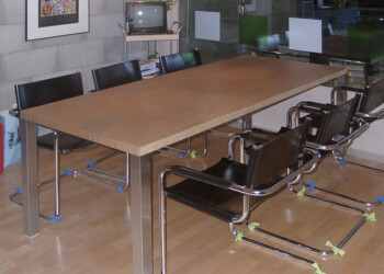 Tischplatte aus Multiplexstreifen Birke verleimt, Bern Tischplatte aus Multiplexstreifen Birke verleimt, Bern