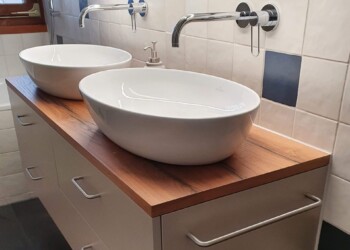 Waschtischunterbau Eiche Altholz in Ostermundigen Waschtischunterbau Eiche Altholz in Ostermundigen