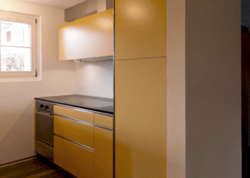 Küche in Lanzenhäusern lackiert 2-farbig