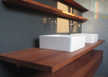 Waschtischunterbau und Tablare Waschtischunterbau und Tablare