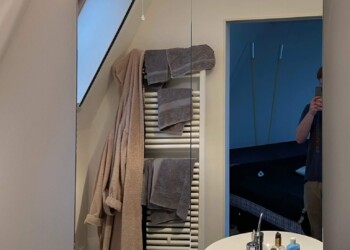 Spiegelschrank mit Schiebetüren in Gümligen Spiegelschrank mit Schiebetüren in Gümligen