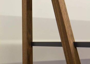 Schreibtisch in Nussbaum Schreibtisch in Nussbaum