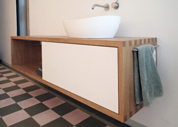 Waschtischunterbau in Eiche in Rosshäusern Waschtischunterbau in Eiche in Rosshäusern