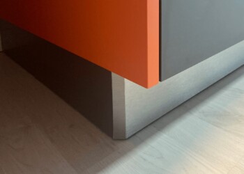 Schrank frei stehend in Kirchberg Schrank freistehend