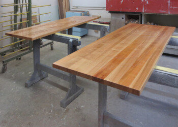 Geschnitzte Kirschbaumtische Della Casa Bern Geschnitzte Kirschbaumtische Della Casa Bern